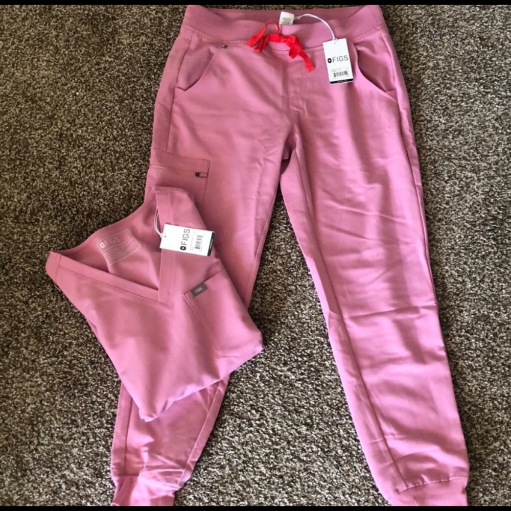 Figs limited edition chalk pink XXS 💕